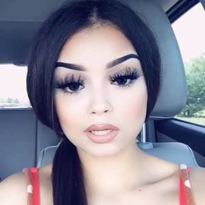 Meet your Posher, Lynn